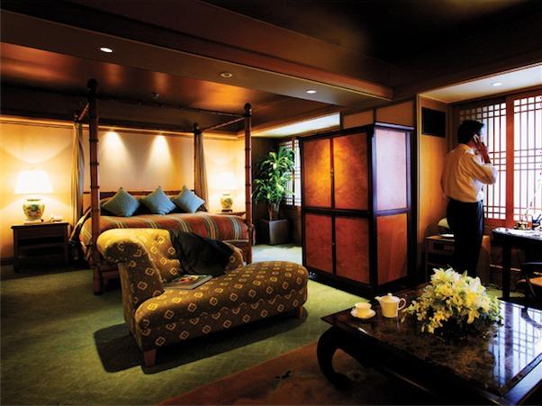 GrandIntercontinental Parnas