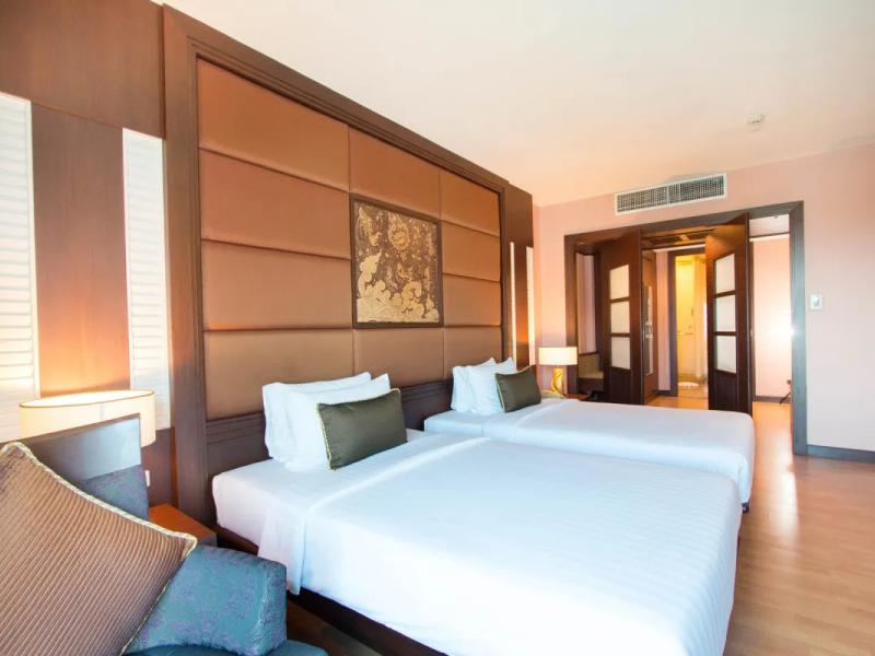 Grand Pacific Sovereign Resort & Spa