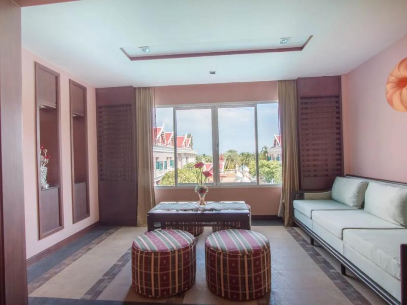 Grand Pacific Sovereign Resort & Spa