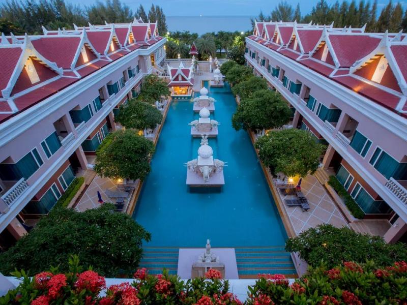 Grand Pacific Sovereign Resort & Spa