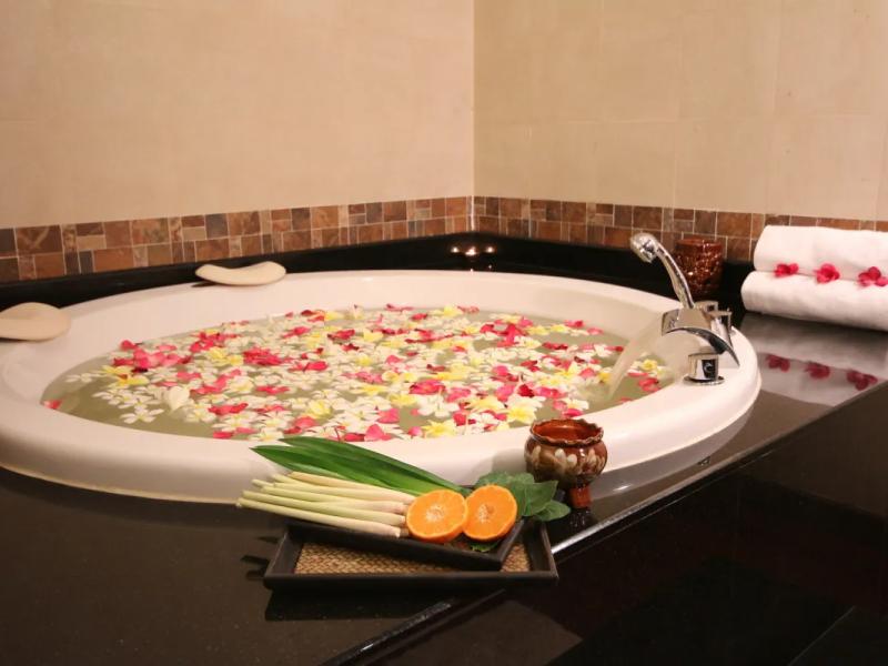 Grand Pacific Sovereign Resort & Spa