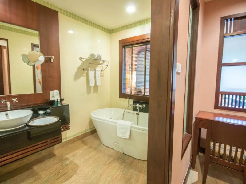 Grand Pacific Sovereign Resort & Spa