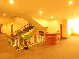Grand Palace Hotel