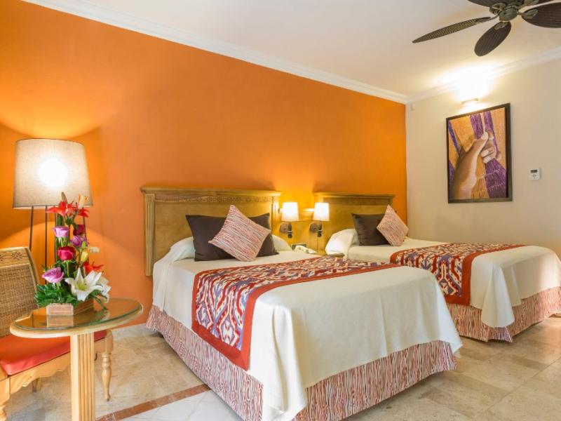 Grand Palladium Colonial Resort & Spa