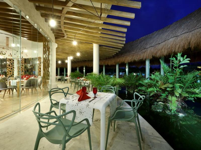 Grand Palladium Colonial Resort & Spa