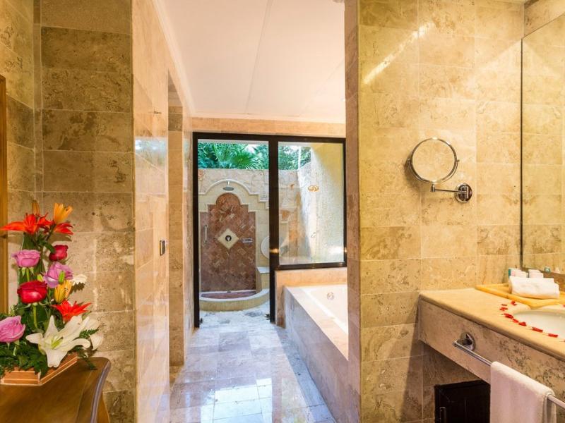 Grand Palladium Colonial Resort & Spa