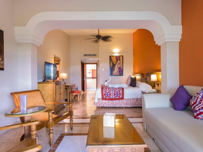 Grand Palladium Colonial Resort & Spa