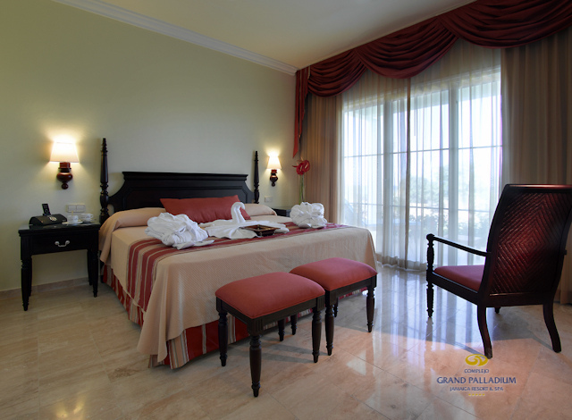 Grand Palladium Lady Hamilton Resort & Spa