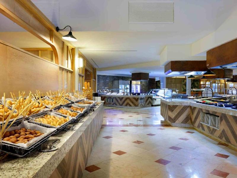 Grand Palladium Palace Resort Spa & Casino