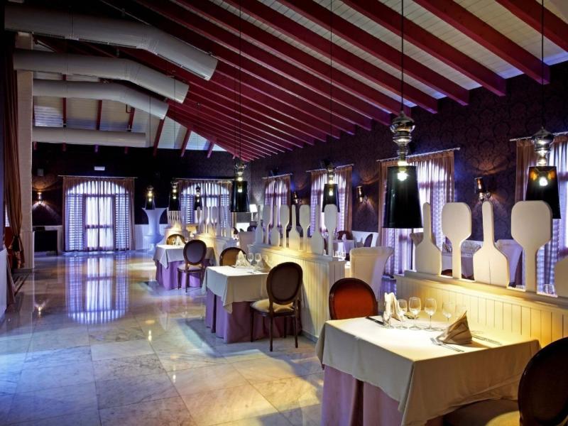 Grand Palladium Palace Resort Spa & Casino