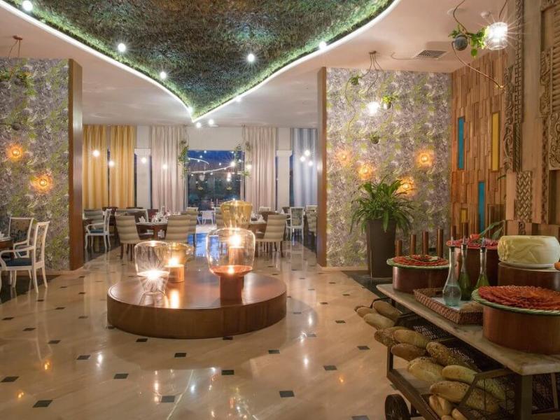 Grand Palladium White Sand Resort & Spa