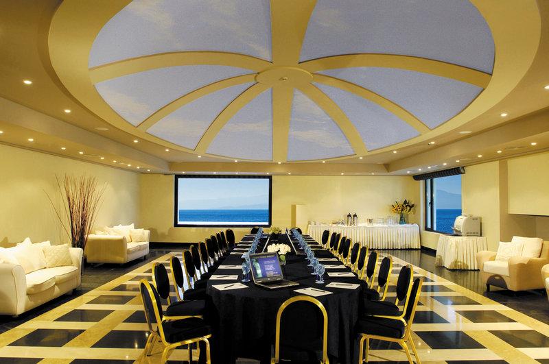 Grand Resort Lagonissi (Gold Club)