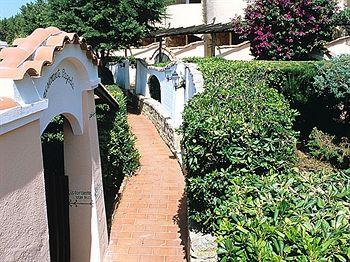 Grand Smeraldo Beach