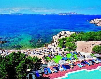 Grand Smeraldo Beach