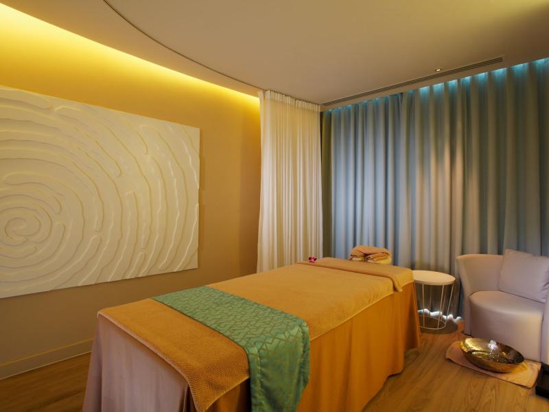 Centara Watergate Pavillion Hotel Bangkok