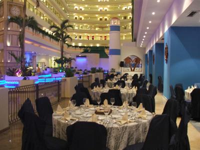 Seadust Cancun Family Resort