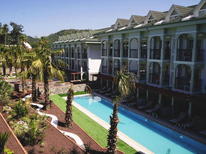 Green Forest Holiday Village