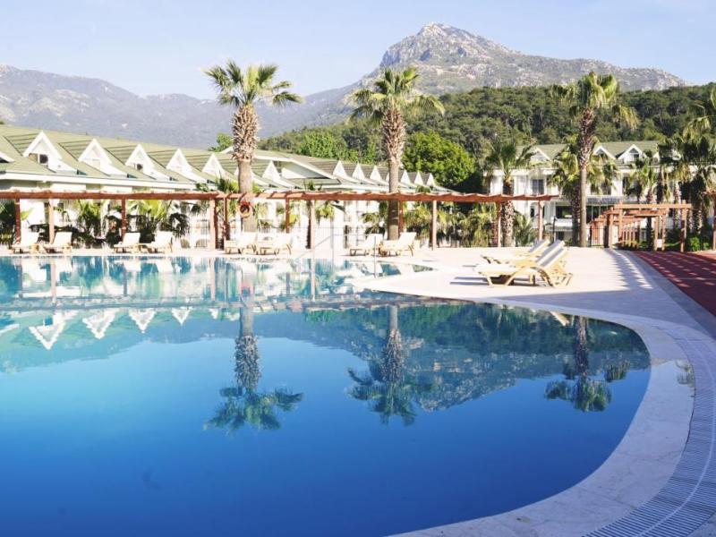 Green Forest Holiday Village