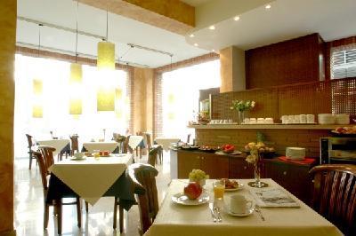 Pol & Grace Hotel