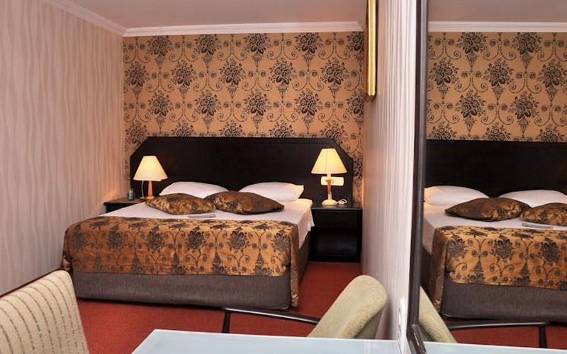 Gur Kent Hotel