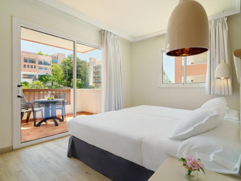 H10 Mediterranean Village