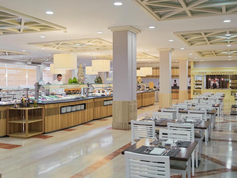 H10 Mediterranean Village