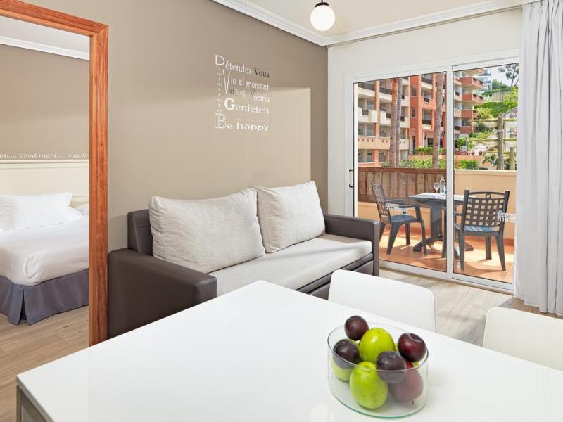 H10 Mediterranean Village