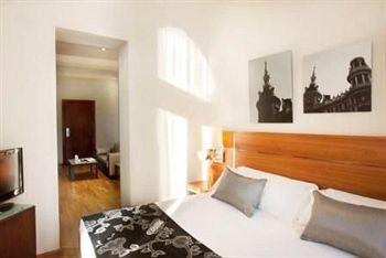 H10 Villa De La Reina