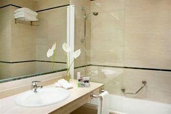 H10 Villa De La Reina