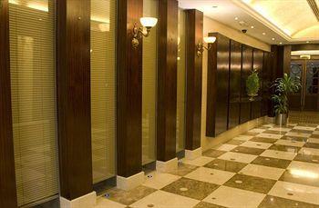 Capital O 246 Landmark Summit Hotel