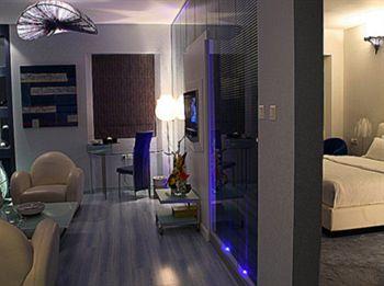 Capital O 246 Landmark Summit Hotel