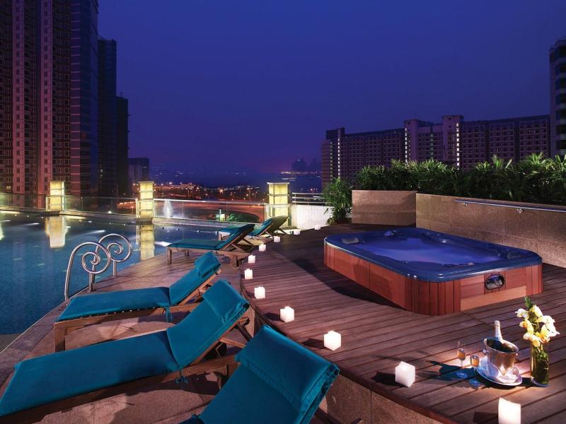 Harbour Plaza Metropolis