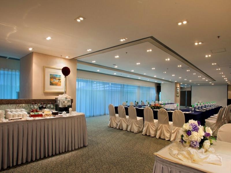 Harbour Plaza Metropolis