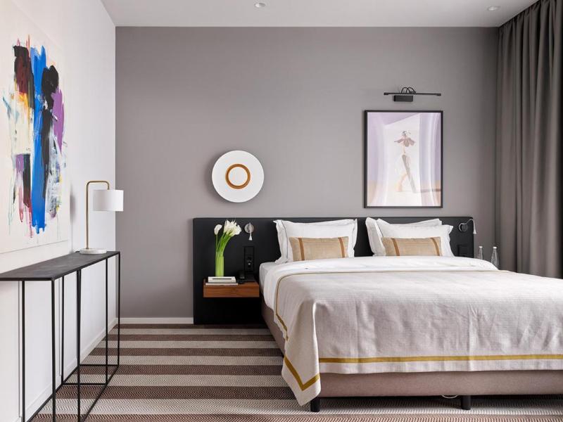 B60 Hotel