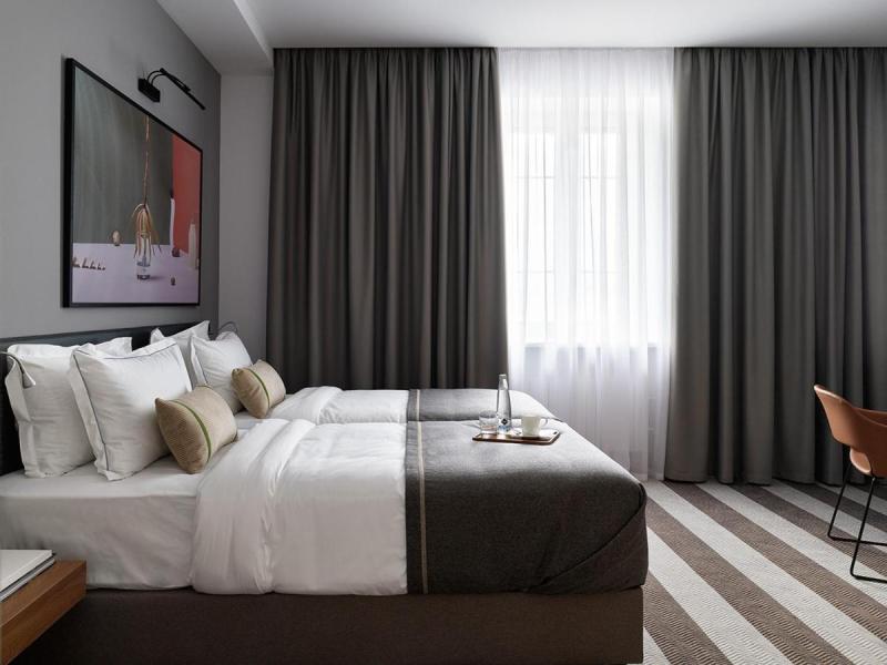 B60 Hotel