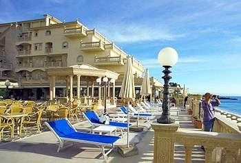 Hellenia Yachting Hotel