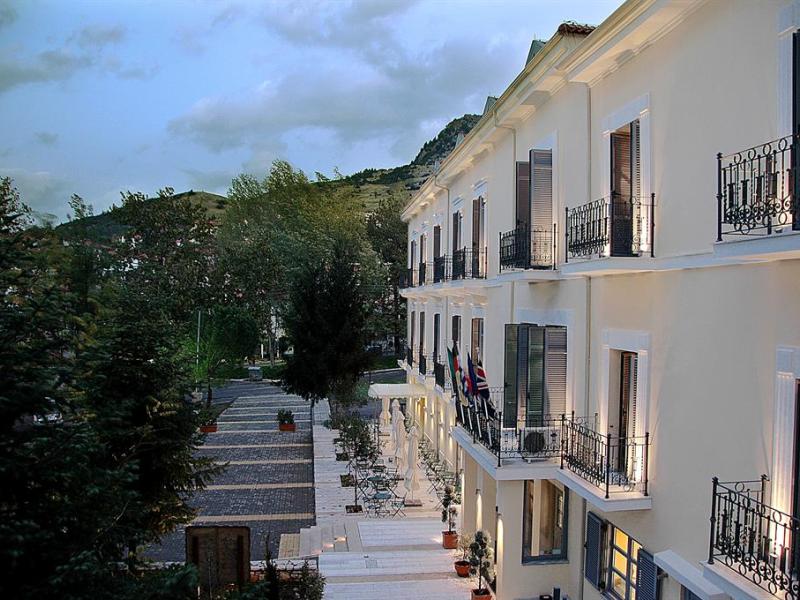 Helmos