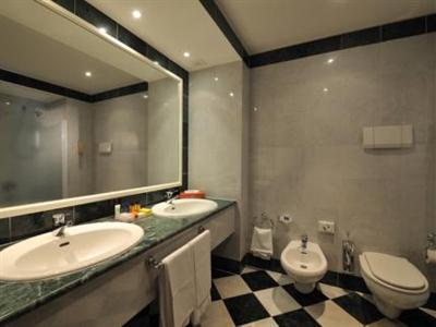 Leonardo Hotel Milan City Center