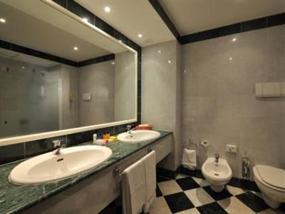 Leonardo Hotel Milan City Center