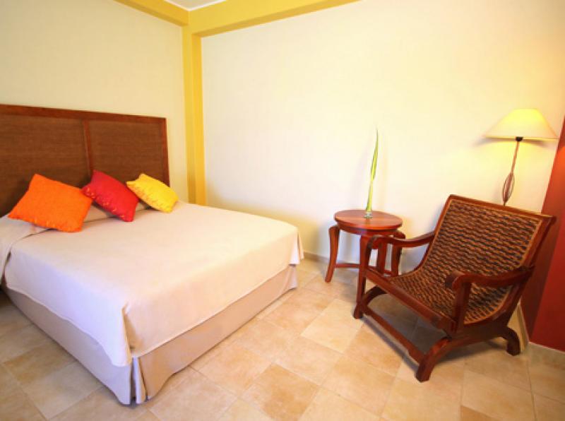 Hesperia Playa El Agua