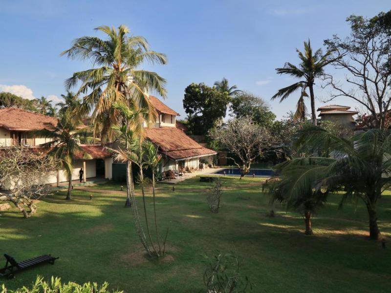 Hibiscus Beach Hotel & Villas