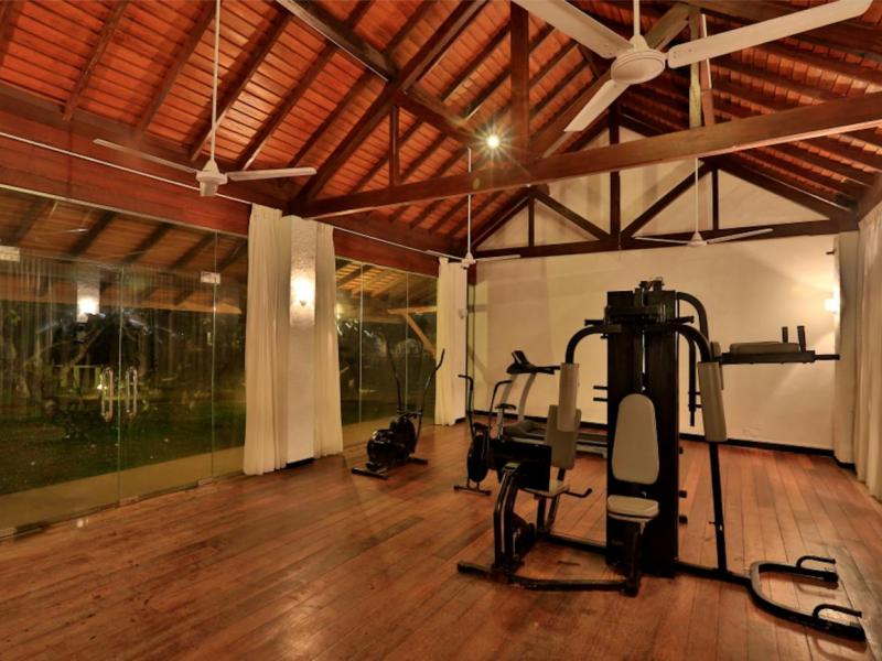 Hibiscus Beach Hotel & Villas