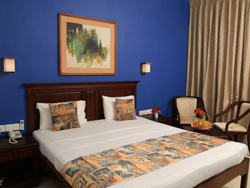 Hibiscus Beach Hotel & Villas