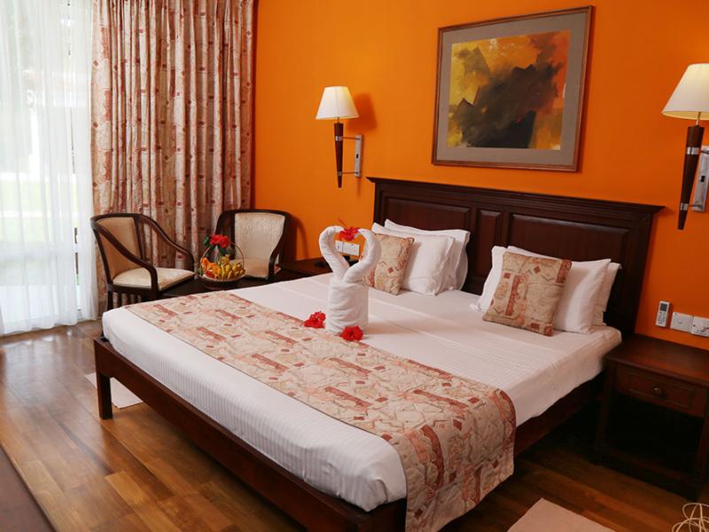 Hibiscus Beach Hotel & Villas