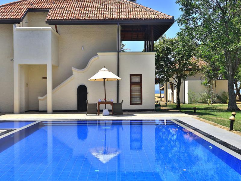 Hibiscus Beach Hotel & Villas