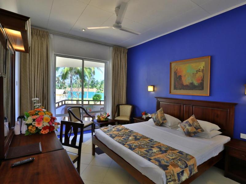 Hibiscus Beach Hotel & Villas