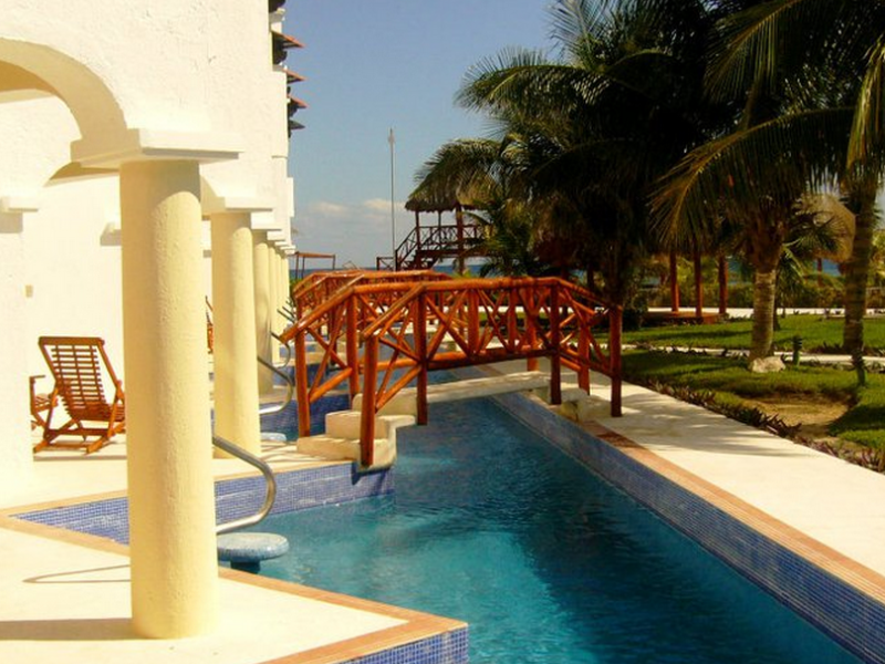 Hidden Beach Au Naturel Resort