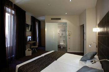 Petit Palace Posada del Peine Hotel