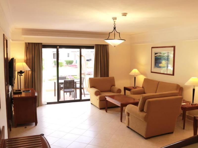 Radisson Blu Hotel & Resort Al Ain