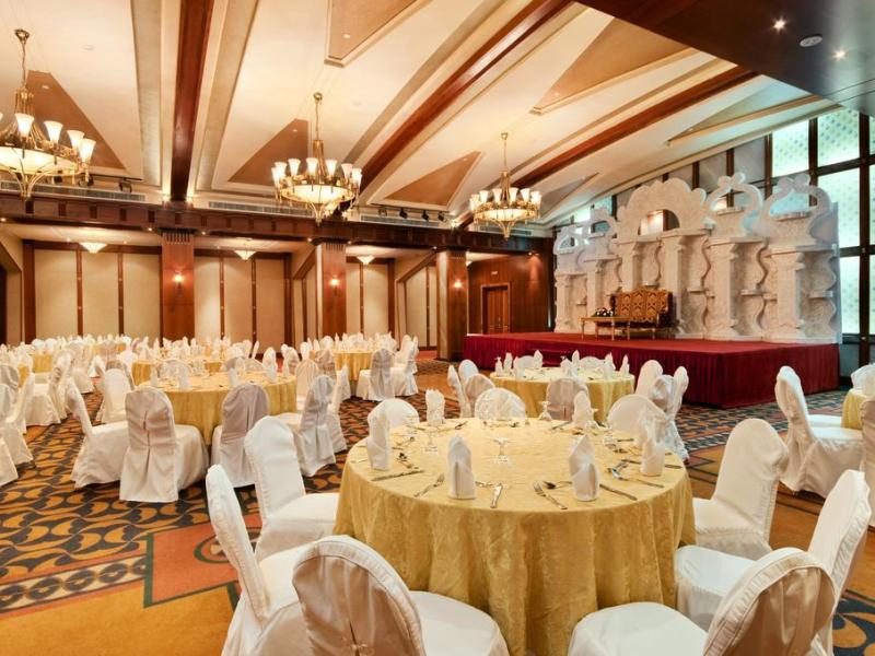 Radisson Blu Hotel & Resort Al Ain